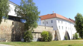 Das ehemalige Minoritenkloster verbindet historische Bausubstanz mit zeitgemäßer Nutzung.