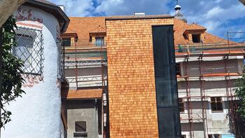 sudl. Eingangstor mit Blick in Innenhof