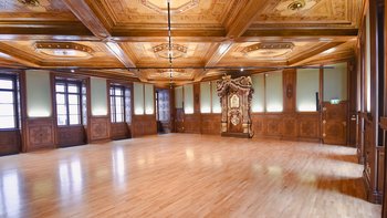 Der Rittersaal, vorne in der Mitte der ehemalige "Thron der Justitia"