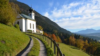 Die Romedikirche, so wie wir sie heute alle kennen. Doch bis vor kurzem war nichts von ihrer Vergangenheit und fast einzigartigen Bauweise bekannt.