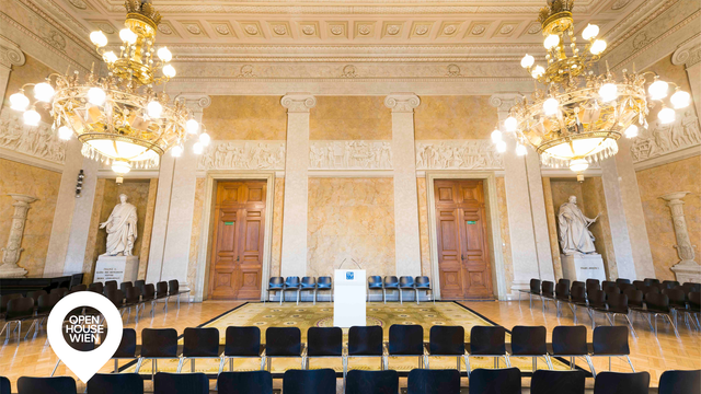 Der Festsaal der TU Wien, bestuhlt, aber ohne Menschen.