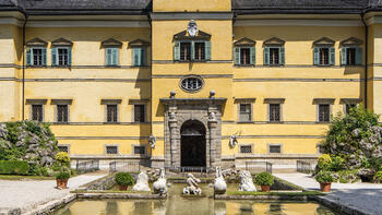 Sternweiher mit Blick aufs Schloss