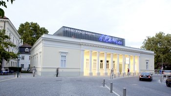 Außenansicht des Arnulf Rainer Museums