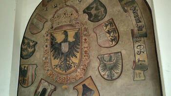 Das Wappenfresko Kaiser Maximilians I. aus dem Jahre 1490