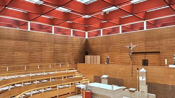 Die Hauskapelle bildet das Zentrum des Kollegs St. Josef