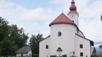 Blick auf die Kirche.