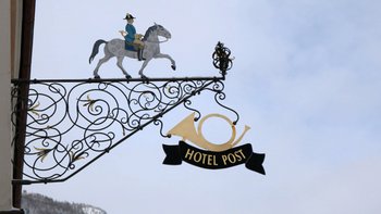 Ein gusseisernes Gassenlicht aus St. Michael im Lungau