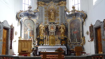 Altar der Wallfahrtskirche Maria Attersee