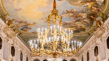 Fotografie des leeren Riesensaals in Innsbruck