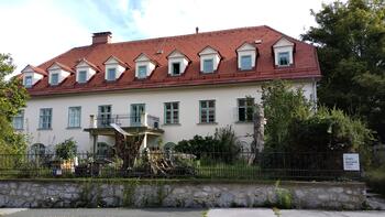Die Napoleon Villa , Sitz des Steirischen Volksbildungswerkes