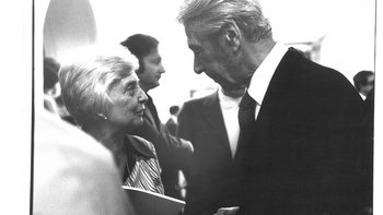Anlässlich der Eröffnung der Ausstellung "Herbert Bayer: Beispiele aus dem Gesamtwerk 1919-1974" in der Neuen Galerie der Stadt Linz