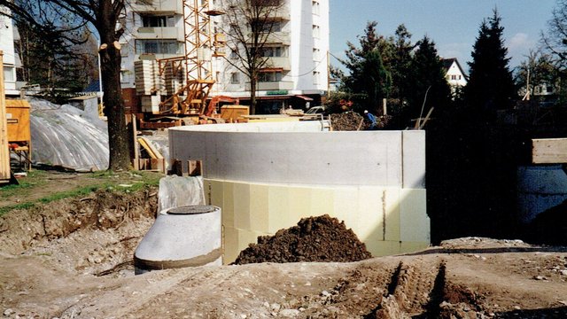 Leichenhalle im Bau