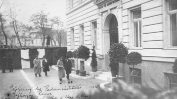 Eröffnung mit Erzherzog Rainer und Eduard Suess, Präsident der Akademie der Wissenschaften © Archiv der Österreichischen Akademie der Wissenschaften