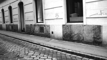Steine der Legionslagermauer in der Salvatorgasse