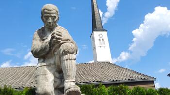 Das Kriegerdenkmal in Lochen am See änderte sich im Laufe der Zeit.