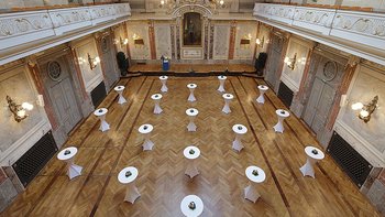 Blick von der Galerie in den großen Festsaal