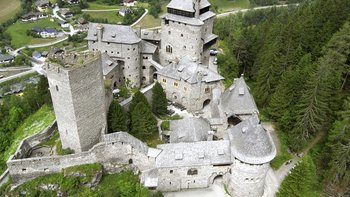 Vogelperspektive der Burg Finstergrün