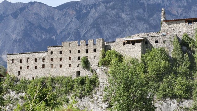 Arnoldstein, Klosteranlage