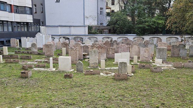 Blick auf Friedhofsareal