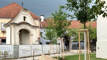 Die Sanierung der Kreuzkapelle Gamlitz ist Teil des Projektes "Platzgestaltung Kriegerdenkmal" von Marktgemeinde und Pfarre Gamlitz