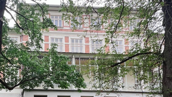 Parkseitige Ansicht des Pavillon 21 des Otto Wagner Areals