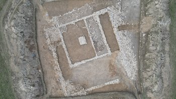 Überblicksaufnahme vom Heiligtum in Tasinemetum/Emmersdorf-Rosegg (Foto v. S. Pircher/KIAGK; Bildrechte: KIAGK)