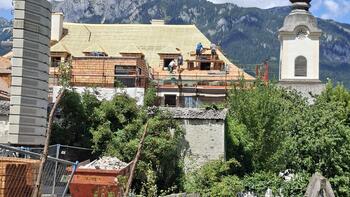 Ansicht bei der Bauphase Schindeldeckung