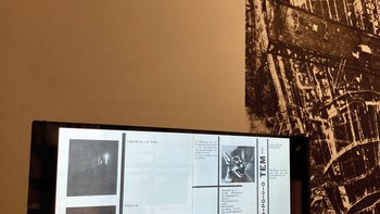 Digitaler Bildschirm im Literaturmuseum