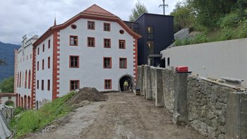 Ansicht Risgebäude während der Umbauphase