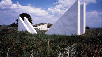 Flügeltreppen, Klosett mit Betonplateau, Land-Art-Projekt "Die Grube"