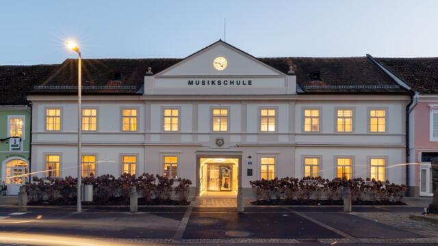 Wiederhergestellte historische Fassade