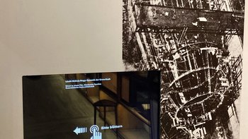 Digitaler Bildschirm im Literaturmuseum