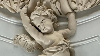 Putto im Gewölbe