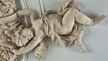 Putto im Gewölbe