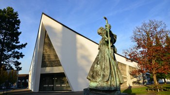 Außenansicht der Pfarrkirche St. Kolumban in Bregenz