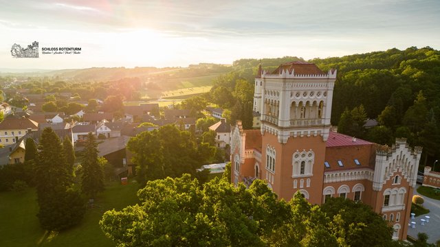 Fliegen über das Schloss