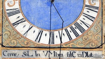 Eine gemalte Sonnenuhr aus St. Michael im Lungau