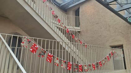 Geschmückter Stiegenaufgang