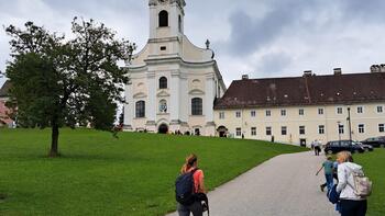 Wallfahrtskirche Maria Langegg mit angebautem Klostertrakt
