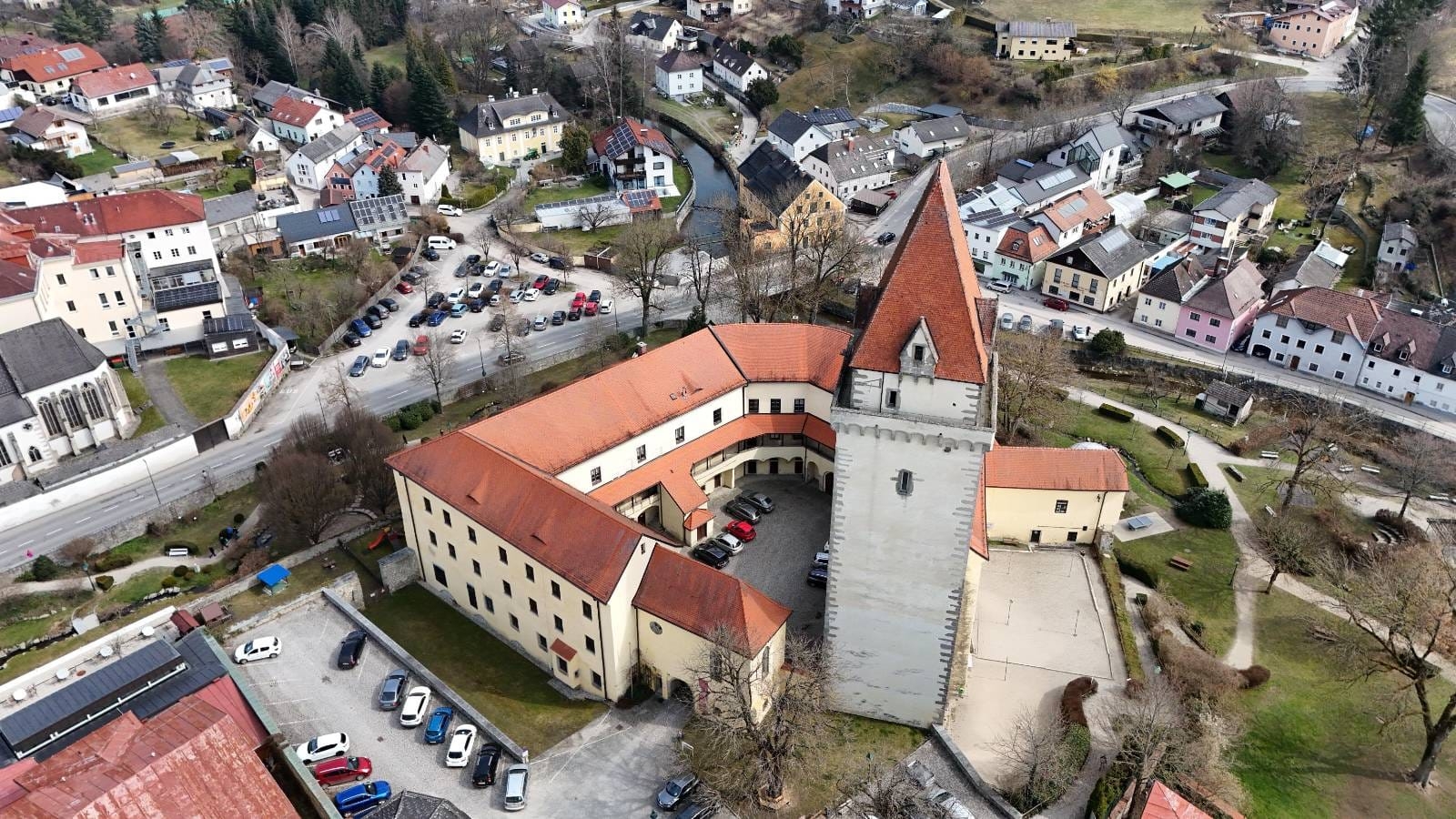 Das Mühlviertler Schlossmuseum Freistadt von oben